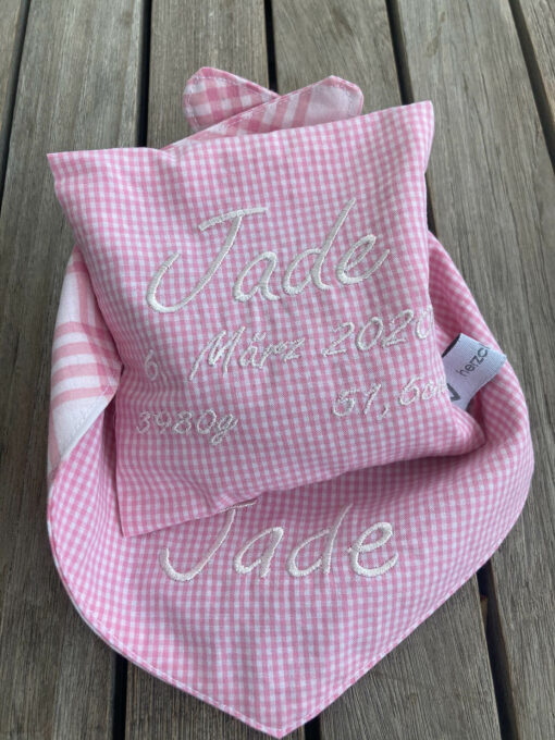 Geschenkset Baby bestehend aus einem Kirschkernkissen und einem Halstuch