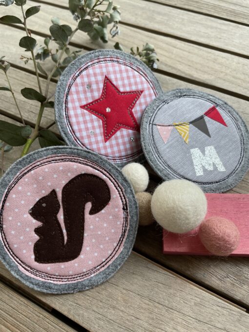 Klett- Patches für Schulranzen mit Klettflächen  < Wimpelkette & Eichhörnchen >